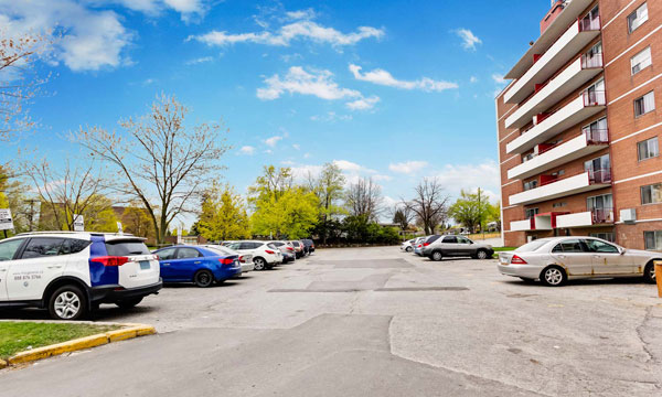 3125 Lawrence Ave Gallery Image