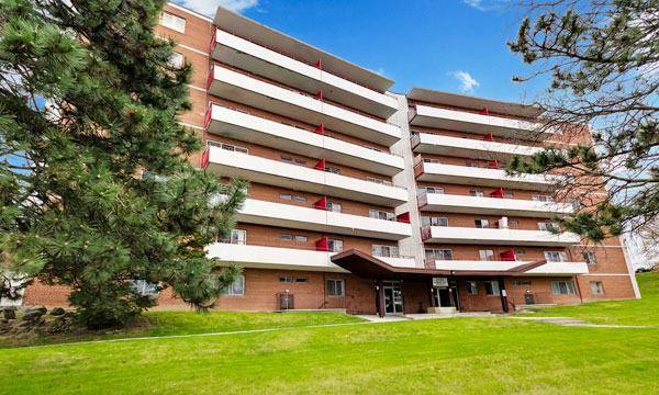 3125 Lawrence Ave Gallery Image