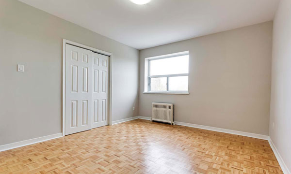 3125 Lawrence Ave Gallery Image