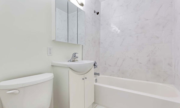 3125 Lawrence Ave Gallery Image