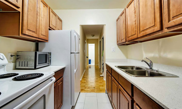 3125 Lawrence Ave Gallery Image