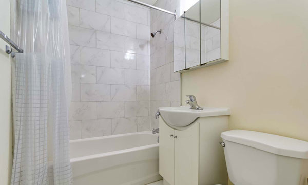 3125 Lawrence Ave Gallery Image