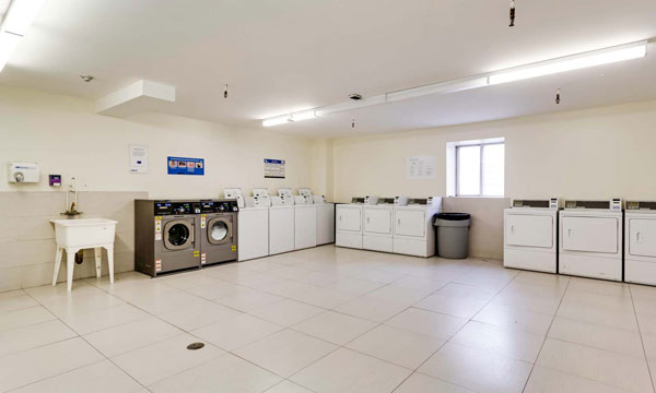 3125 Lawrence Ave Gallery Image